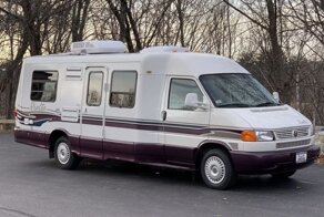 Классный кемпер Volkswagen Winnebago Rialta конца 90-х выставли на аукцион