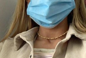"Пилоту не нравятся люди с голой кожей": пассажирку заставили прикрыться курткой
