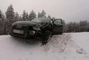 Авария дня. Три автомобиля столкнулись на трассе в Вологодской области