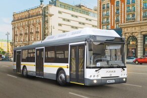 В Сочи женщина-таксист "напала" на автобус, не поделив с ним дорогу