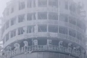 Останкинская башня покрылась глазурью льда и стала напоминать Титаник