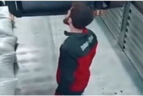 Грузчик решил испытать себя