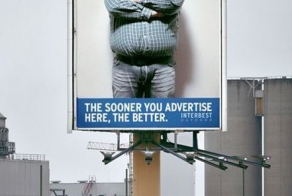 Своеобразный рекламный ход (4 фото)