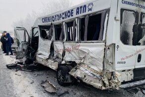 Авария дня. МАЗ столкнулся с маршруткой в Мурманской области