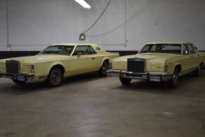 Пара Lincoln Continentals 1979 года без пробега уйдет с молотка