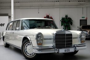Mercedes-Benz 600 Pullman 1975 года с комфортным салоном от современного Maybach