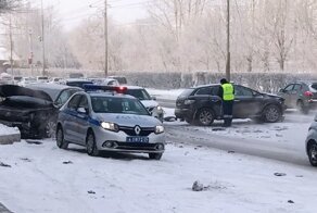 Авария дня. «Мазду» занесло на встречную полосу