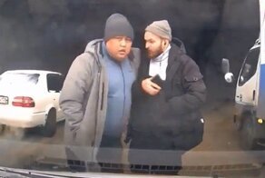 Боевой бурят на «Камри»: в Улан-Удэ виновник ДТП набросился на водителя