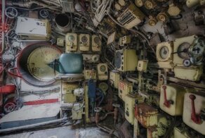 Заброшенная советская подлодка сохранила товарный вид