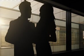 Секс, навязанный странной незнакомкой, не оставил грабителю шансов скрыться от полиции