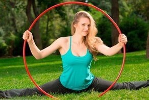 Как научиться крутить обруч