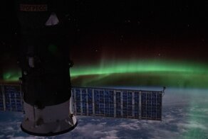 Астронавты на МКС показали, как выглядит полярное сияние из космоса