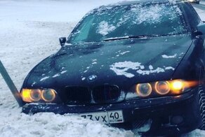 «Кармой машины я цепляю снег,» — автомобилист на BMW вылетел с трассы