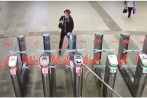 Психованная пассажирка решила не платить за проезд в метро
