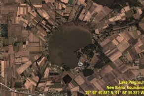 Как в озере глубиной три метра утопить две буровых установки, 11 барж и целый буксир?