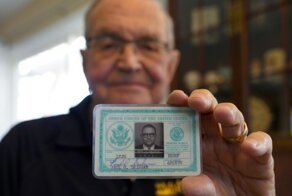 Мужчина потерял кошелёк, работая в Антарктиде, но пропажа нашла владельца спустя полвека