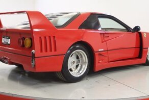Реплика Ferrari F40, которая очень старается имитировать икону из Маранелло