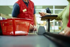 Самым распространенным обманом потребителей в России является неправильное информирование о цене