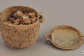 2700-летний крем для лица из «лунного молока»