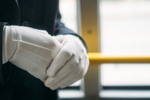 Самая стильная кондуктор-стюардесса вынуждена уволиться из-за травли коллег