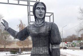 Не досталась Жириновскому: памятник Аленке продали на аукционе