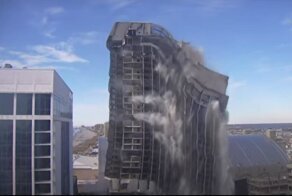 Последние мгновения Trump Plaza, на кадрах ведущих СМИ