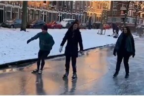 Житель Нидерландов провалился под лед, когда попытался обогнать девушку