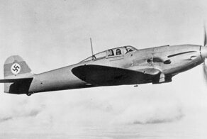 Боевые самолеты. «Хейнкель», сбитый «Мессершмиттом»