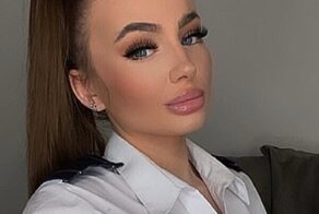 24-летняя водитель автобуса призналась, что ее считают "слишком красивой" для такой работы