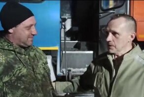 Двое суток пропавший житель Сахалина находился в плену белого безмолвия, однако российским грейдеристам даже пекло нипочём: видео