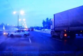 Срочно заправиться любой ценой! Массовое ДТП в Подмосковье