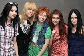 Как выглядят актеры популярных сериалов 2000-х?