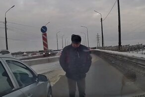 «Ты специально это делаешь?», — ДТП с пенсионером и дорожным учителем