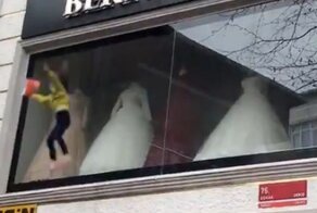 Мать во время пожара спасла своих 4-х детей