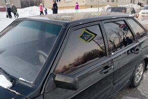 12 штрафов за 5 месяцев: в Свердловской области начинающий водитель сбил двух школьниц