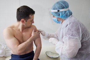 "Прививка святыми водами Ганга": в соцсетях высмеяли вакцинацию Зеленского индийским препаратом