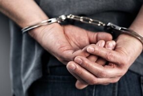 Правоохранители пытали мужчину несколько часов, чтобы он признался в вымогательстве