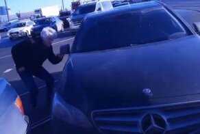 «Трудно было пропустить?», —  питерский "санитар" и наглый пожилой водитель