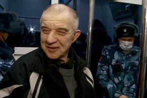 "Пусть бы был изгоем": жертва "скопинского маньяка" удивляется его живучести и популярности
