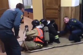 «Зажарит на**й!» Питерские спасатели устроили новобранцам тренировку с матерной бранью