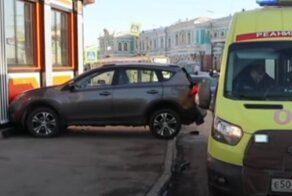 В Иркутске взбесившийся трамвай разбил девять автомобилей