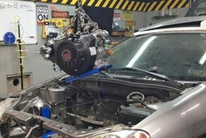 Хэтчбек Honda с одноцилиндровым двигателем от газонокосилки действительно ездит