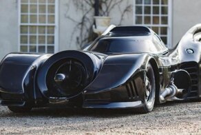 Реплика «Бэтмобиля» из Великобритании, на которой можно ездить по дорогам