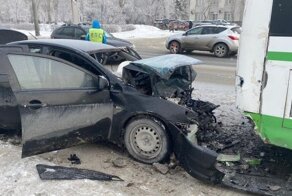 Авария дня. Смертельное столкновение легковушки с автобусом в Тюмени