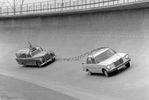 Mercedes-Benz на поводке — Испытательная лаборатория на колесах