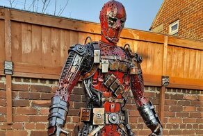 Дэдпула в натуральную величину продают за 10 тысяч долларов