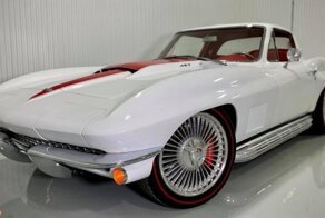 Великолепный рестомод Corvette Stingray 1967 года