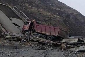 В Дагестане обрушился мост вместе с проезжавшим КамАЗом