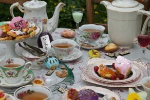 Фотограф воссоздает пиры, описанные на страницах известных литературных произведений