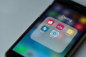 Тиндер проверит криминальное прошлое потенциальных партнеров